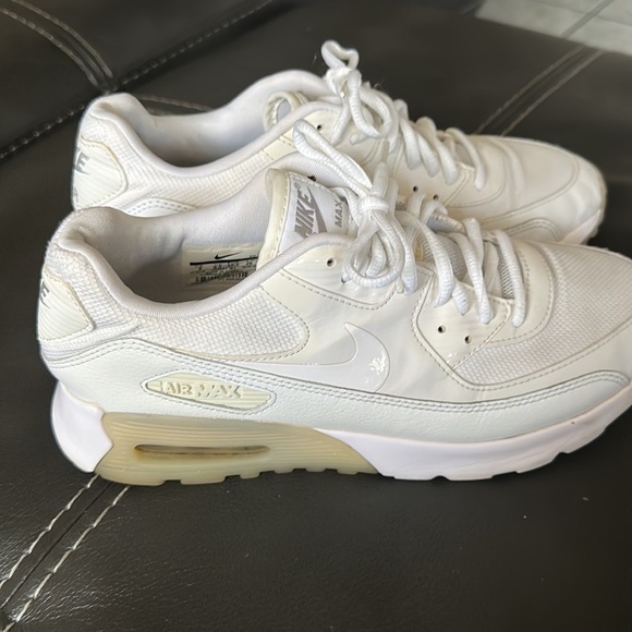 Nike Shoes - Women’s air max 90